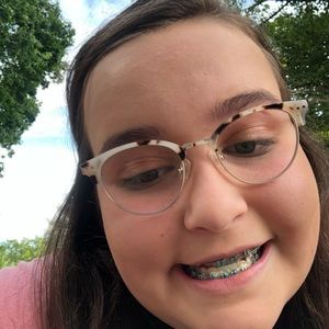 Meet your Posher, Ella